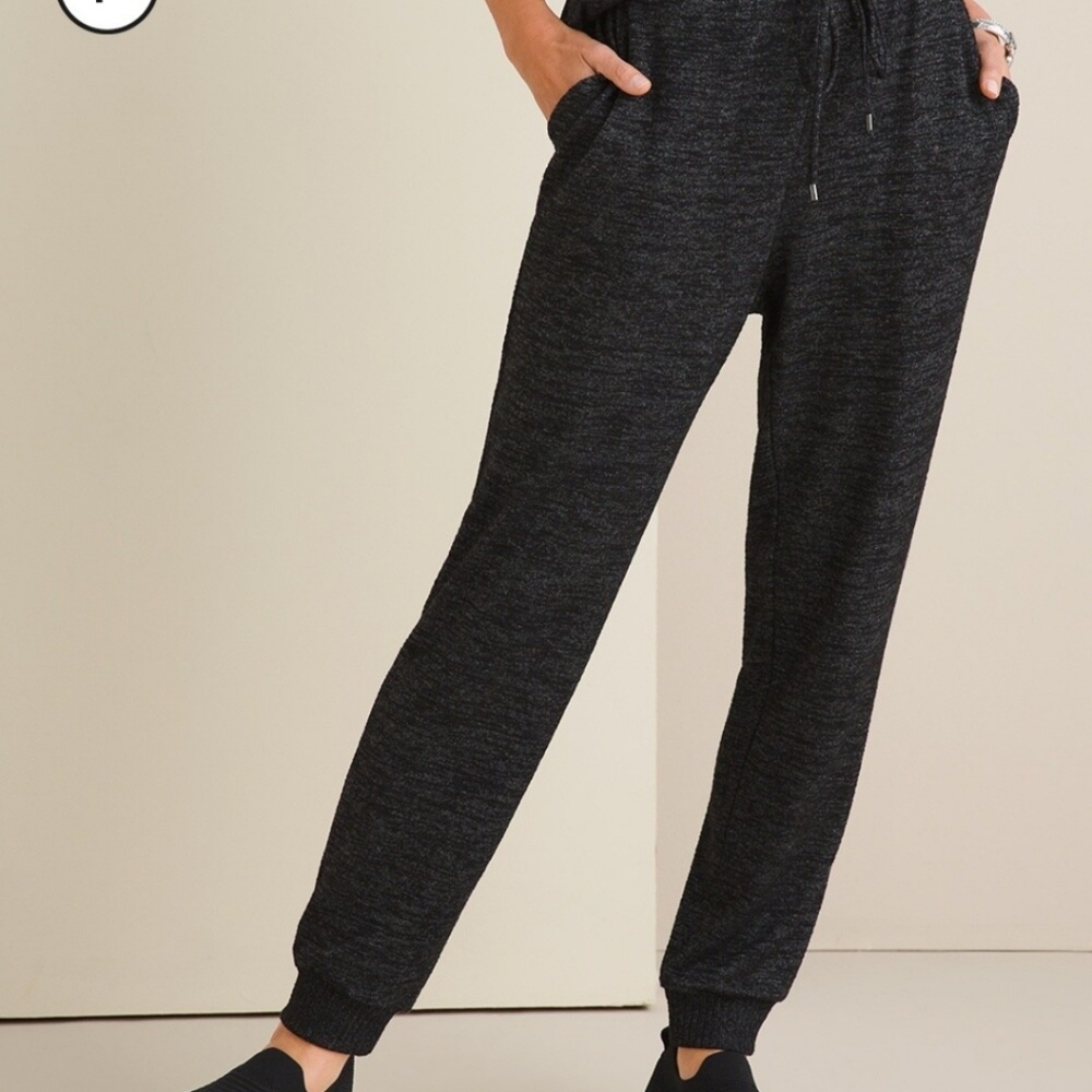 Chico's Petite Black Zenergy Soft Essential  Women's Joggers Size 2P